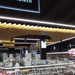 Монтаж кубоподібної рейки KRAFT в супермаркеті 