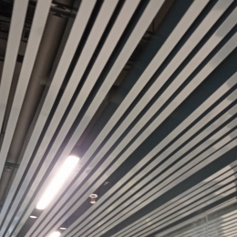 Монтаж кубоподібної рейки KRAFT в офісі ЖК CHICAGO Central House місто Київ