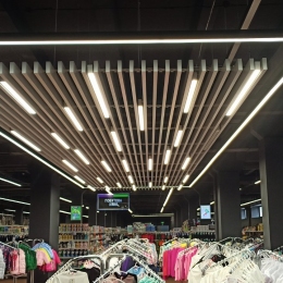 Montaż szyny kostkowej KRAFT 35x105mm w supermarkecie MegaMarket