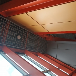 Montaż stropu kładki dla pieszych nad aleją o wymiarach 150x150 mm
