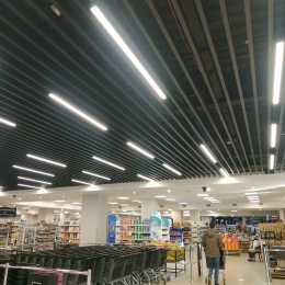 Монтаж кубоподібної рейки KRAFT³ в Мега Маркеті Космополіт